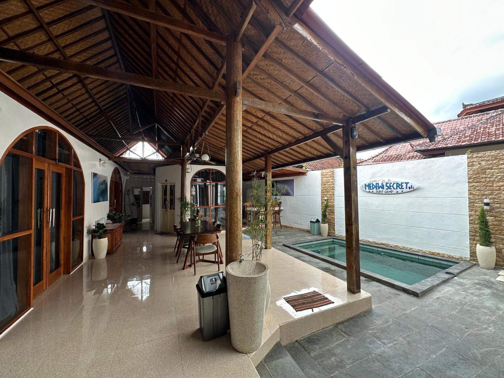 Hotel Medewi Secret Surfcamp Pulukan Exterior foto
